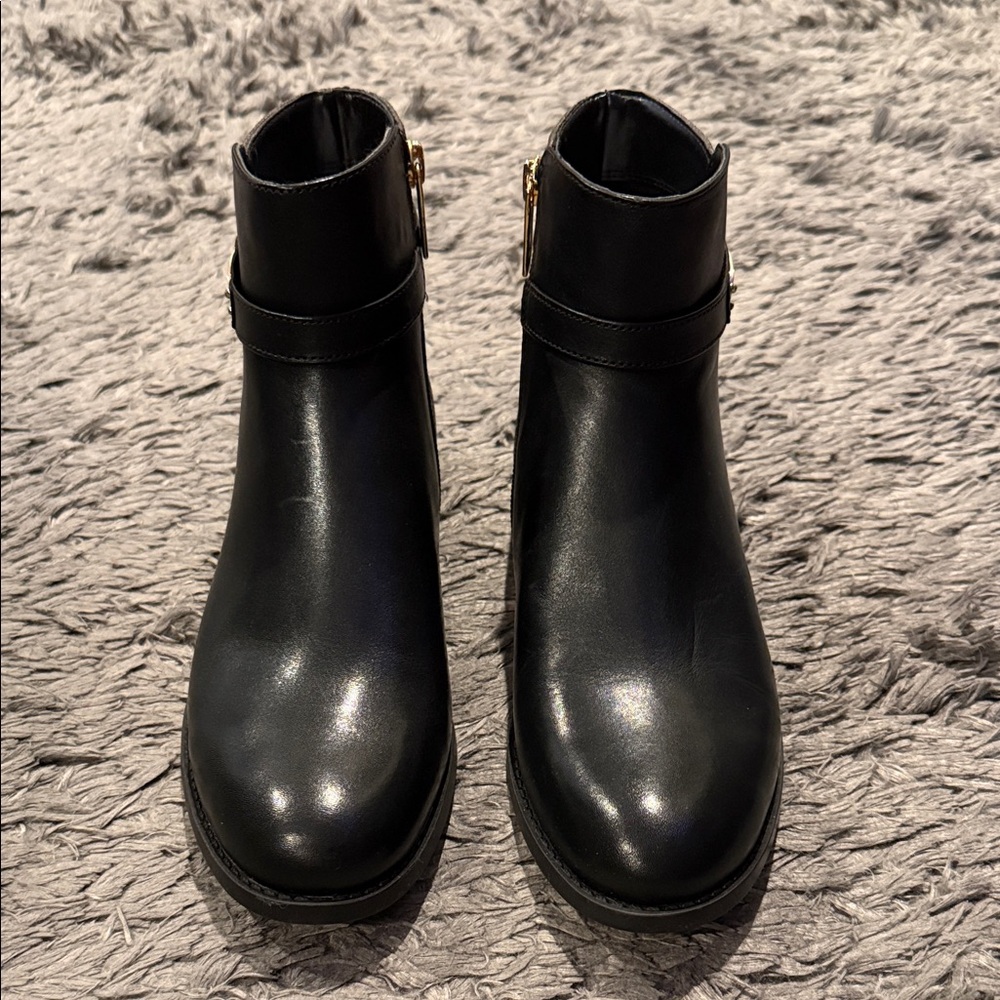 Brand New Women’s Michael Kors Black Ankle Booties